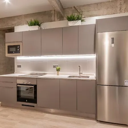 Recién Reformado Junto A Metro San Mamés Bilbao